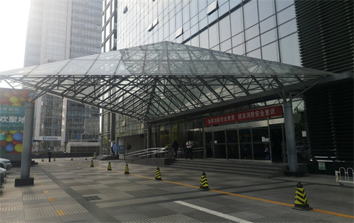 辉煌时代大厦周正门